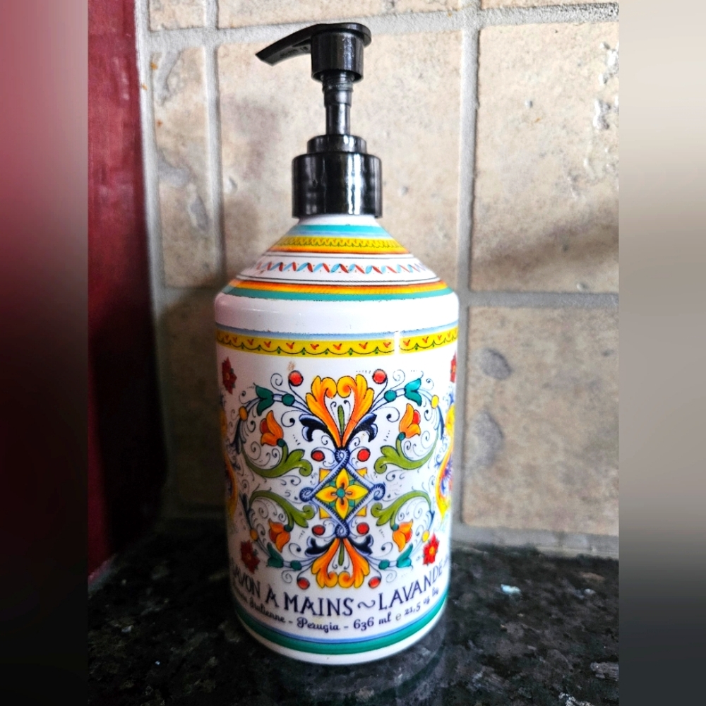 HAND 🧼 SOAP dispenser